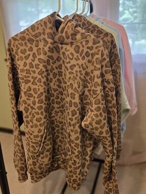 Comfrt Minimalist Hoodie Leapord Brown And Tan Small NWOT